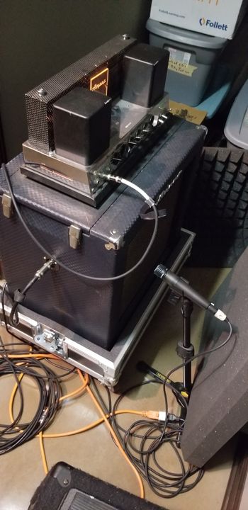 Mic-ing a cool bass amp
