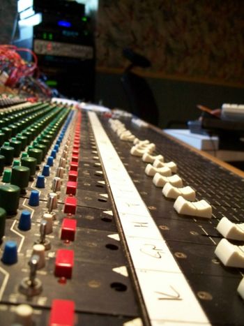 Cool_Shot_of_Mixing_Console_2
