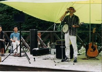 Roman explaining Clayoquot Sound, Virgin Forest, at Tottori festival
