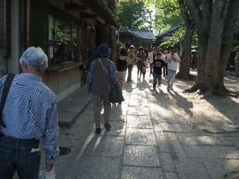 Soichi entering shrine gate at Taktskui Jazz fest 2008
