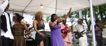 ChiFest08TaylorFamilyWaves_HORIZ1 Taylor family waves at their act finale, 2008 Chi Blues Fest: Larry, Demetria, Edna, Brenda, Eddie (pink)
