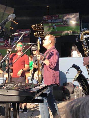 www.martinishotband.net
