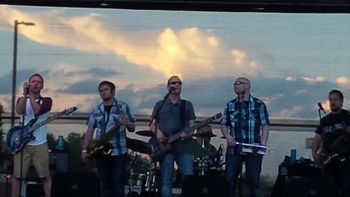 www.martinishotband.net

