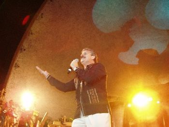 Singing the award winning "Lifting Our Hands" to 10,000 at the Festival Mundal, Cancion de Marianna - Guatemala, April 2008
