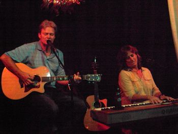 Doug Stone sits in at the Sunset Cork Room in Gulf Shores
