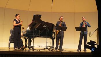 Anne Lecapelain, Christopher Brellochs and Nicolas Prost performing Portejoie, "Paris Bouquet"
