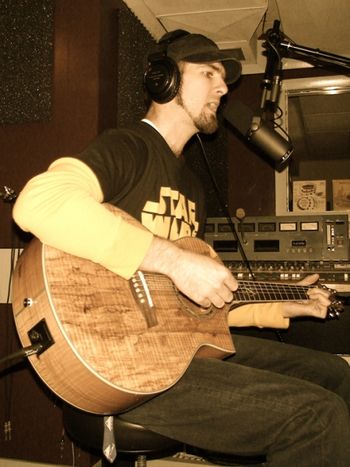 Mike_studio_singing_01
