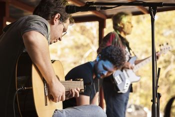 Acoustic Trio
