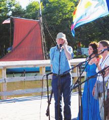 Singing with Pete Seeger
