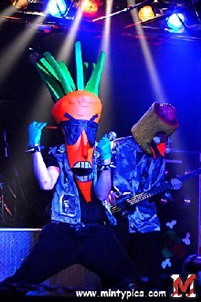 Carrot Topp and Bird Brain (photo by Mr. Minty)
