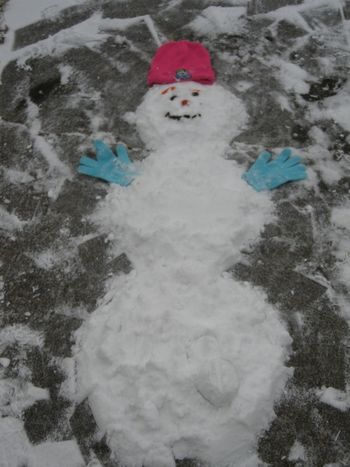 Sidewalk_Snowman.JPG_resized
