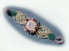 PkGrnWhtBRICKSTITCH_BRACELET
