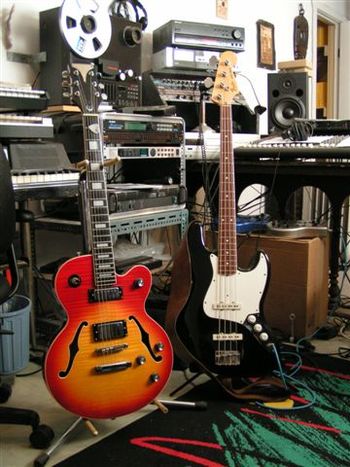 Epiphone Ally Cat & Fender Jazz bass
