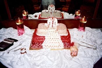 BIRTHDAY PARTY - Beheaded Marie Antoinette Cake - December 2004
