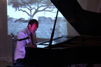 Mark Chait performing VIRTUOSO at L'Ermitage Beverly Hills
