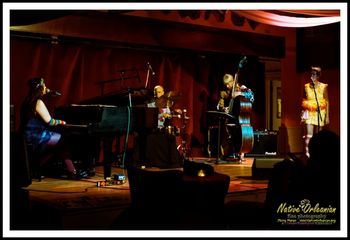 jesse_maclaine_aural_elixir_cafe_istanbul_jm_020815_0211
