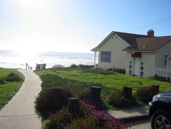 37_Cayucos_Beach_Front
