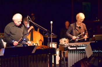 2017-10-07_Tom_with_Susan_Pascal_Tula_sSeattle_WA double mallet quartet with Susan Pascal @ Tula's in Seattle, 10/07/17
