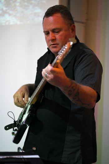 Wayne on bass, our stand in

