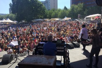 King Louie's Blues Revue at the 2017 Safeway Waterfront Blues Festival The crowd was blown away by the all-star line-up, including vocalists Andy Stokes, LaRhonda Steele, & Lisa Mann!
