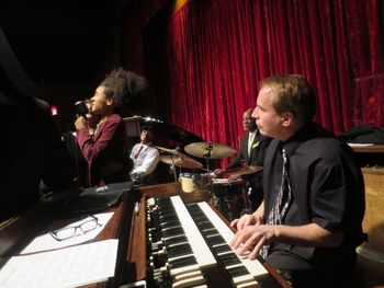 Esperanza Spalding with the Mel Brown B-3 Organ Group, 12-31-14 Grammy-winner Esperanza Spalding sat in at our New Years gig @ Jimmy Mak's
