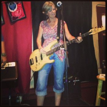 Lynn on the bass!
