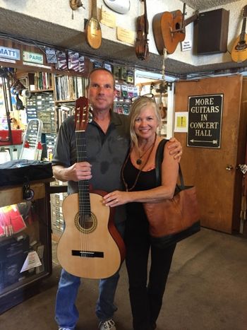 McCabe_s_Guitar_Shop_Santa_Monica_Donates_to_JAMS
