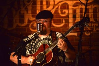 Roots_and_Dore_at_The_Double_Door_Inn_Charlotte_NC_May_1st_2016_2
