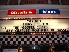 Teeny sings Biscuits & Blues
