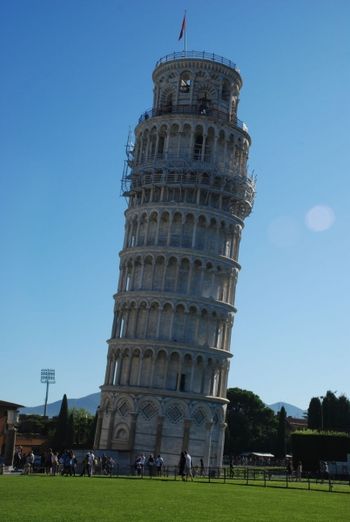 03Leaning Tower01
