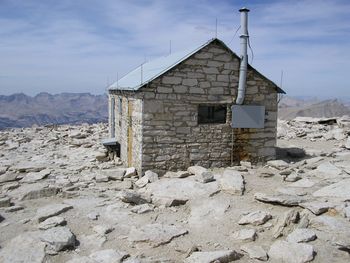 The_Old_Summit_Hut
