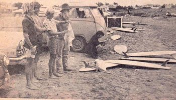 Roger Crisp (2nd in) and mates '71 NZ titles New Plymouth.. caption from NZ surf '71 "Roger Crisp, from Auckland, although a little less known, performed beautifully in the fabulous tubes of this great surfing area".....
