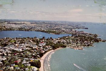 the great metropolis of the Auckland North Shore....Takapuna Bch 1965 came down to Auckland ..January '65 to buy myself a mini...clutch slipped all the way home...bloody Auckland car-salesman..Ha!
