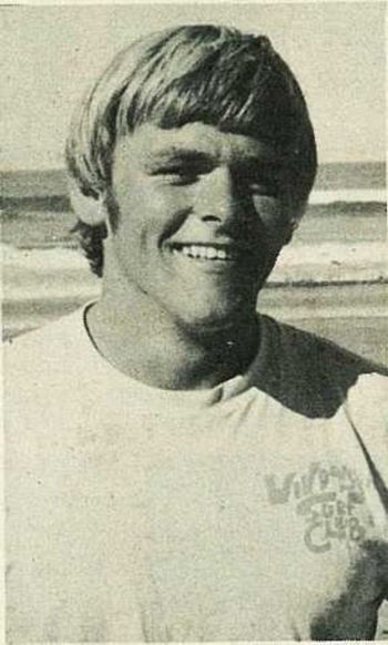 Jim ( Carney) sporting one of those 'Wind n sea' t-shirts... Probably the best club around in '66...although i think maybe the Gisborne club would dispute that....Ha!!
