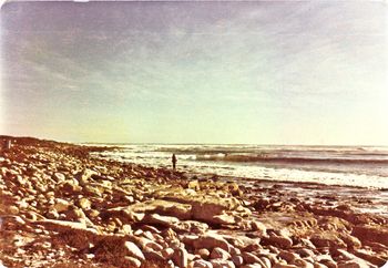 Mike surfing awesome kelp laden 'Inner Kom'......John and Tash watch on
