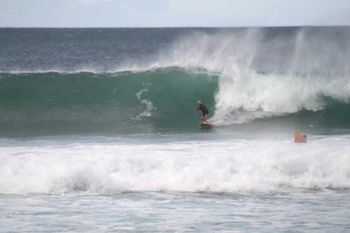 65 yr old Barry Sutherland surfing Bells...2008 So cool to see your old friends still surfing.....Barrys had a large chunk of his ear removed recently....some of the hazards of surfing our whole lives (sun spots)....i think he may have been in the same longboard club as Tui in Victoria!! ...very cool!
