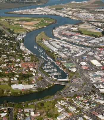 and this is what it looks like nearly 80 yrs on..... the barge in the last photo was about where those 2 blue (central ) buildings are...amazing!!
