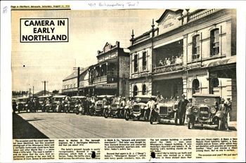 Dignitaries pose for a photo on the newly tarsealed Cameron street... 1920 ..the familiar .Whangarei Hotel' on the right....
