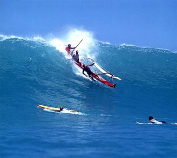 Fred Hemmings Jr, outrigger with a big south shore. Castles 1985
