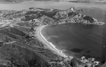 Pretty nice lookin spot isn't it...Long bch Russell..1950 could certainly have some sweet waves on a big swell....
