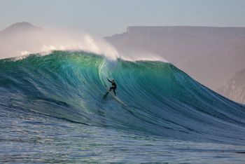 'Sunset' reef Cape Town, with Table Mountain just peeking over the lip.....a few of you guys and gals have been there!! 2018
