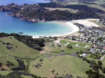 Matapouri today...2013 ....ah progress is a beautiful thing!!!!.....look at that sand build-up on the rivermouth...just waiting for a solid swell...
