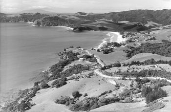 Heading down to Langs ..summer of '65 nice clean looking swell this day....
