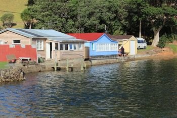 how nice....Whananaki 50 years later...still looks the same ..awesome!!
