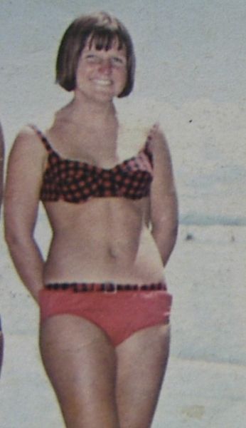 leslie Ward waipu Cove '66...one of our Northland pioneer surf girls ...Am i right here in saying.... Warren Pattersons girlfriend was Leslie Ward!!! oh man....guys and girls...so hard to remember who was going out with who...changed every week didn't it..ha!!!!

