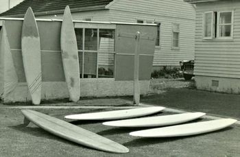 some of Ross Edges boards over the last 10 years..... mums house Maunu road.....think i see a little skateboard there too...maybe home made!!..
