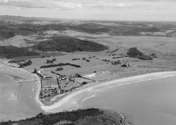 Taipa 1962...that bar can be such a sweet wave... set-up...shades of Pataua!!!!....
