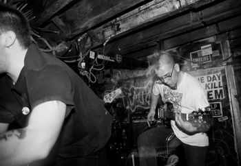 Live @ ABC no RIO, March 25th, 1994. #38 Photo by and courtesy of Chris Boarts Larson © 1994. http://www.slugandlettuce.net
