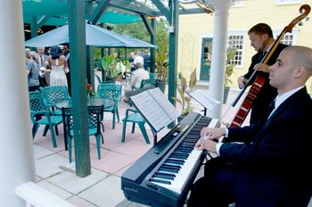 Jazz Duo at the Three Chimeys Inn, September 2010 Jazz Duo - Three Chimneys Inn, September 2010
