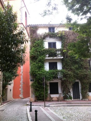 Apartments, Saint Tropez, FR.
